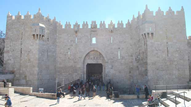 Die Stadtmauer um die Jerusalemer Altstadt.